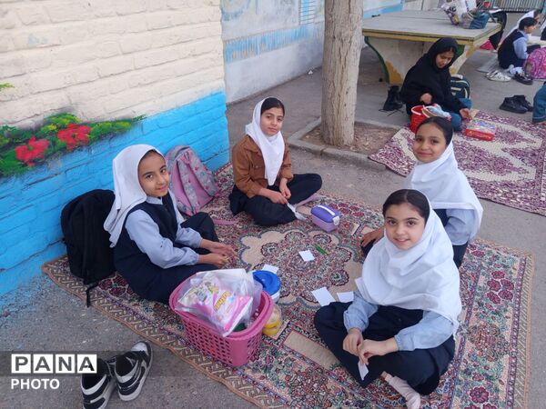 افطاری در دبستان سمیه
