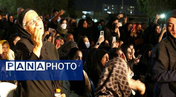 تجمع مردم بندرعباس برای جانباختگان بندر شهید رجایی