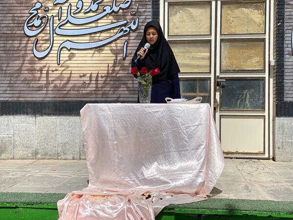 معلمان، مشعل‌داران راه آگاهی در آیینه‌ مهر و خرد