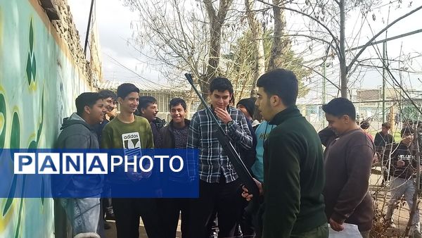 روز اول از مسابقات تیراندازی شهید سبحانی فر و شهید علی آبادی در دبیرستان شاهد ابوذر غفاری 