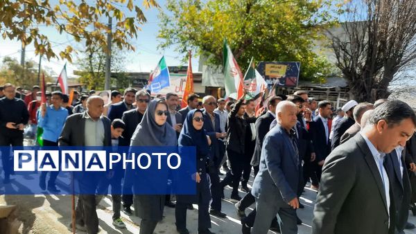 گرامیداشت یوم‌الله ۱۳ آبان در شهر سی‌سخت با حضور پرشور مردم 