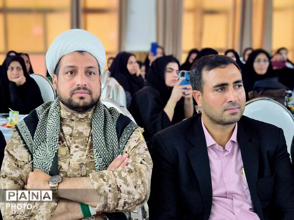 مراسم تجلیل و تقدیر از فرهنگیان در عنبرآباد