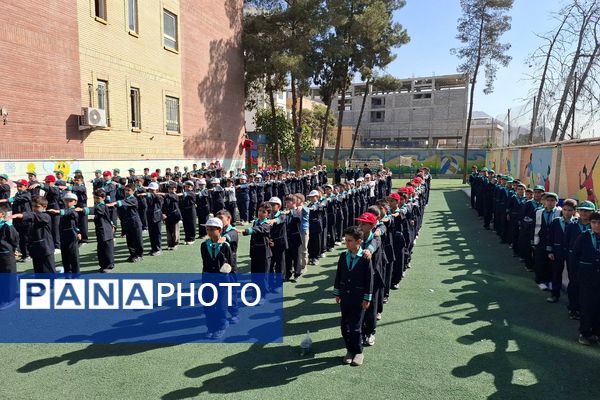 بازدید معاون تربیت بدنی و سلامت اداره کل از اتاق بازی و یادگیری دبستان شاهد شهید قدوسی 