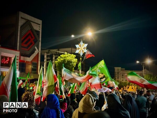 رهبری مقتدر، مردم متحد؛ جلوه ای از همبستگی ملی 