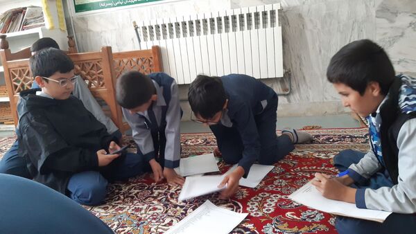 انتخابات شورای دانش آموزی در مدرسه فرهنگ شهیدان تهامی خلیل آباد