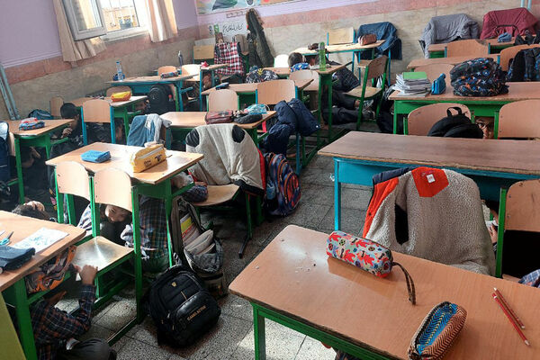 مانور زلزله در مدارس پیشوا «با شعار مدرسه ایمن، جامعه تاب آور»