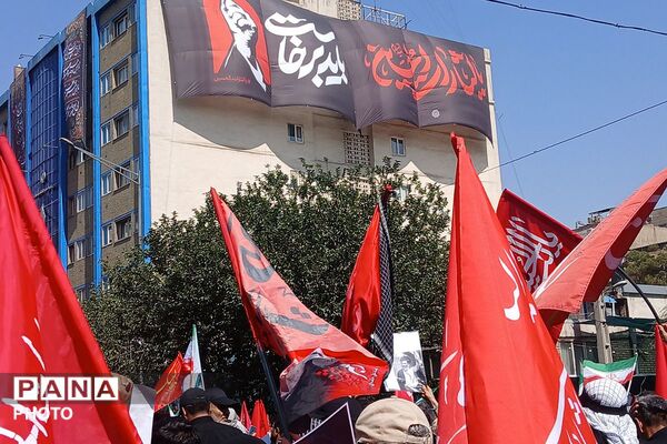 خروش ملت شکست‌ناپذیر در بدرقه رهبر شهید