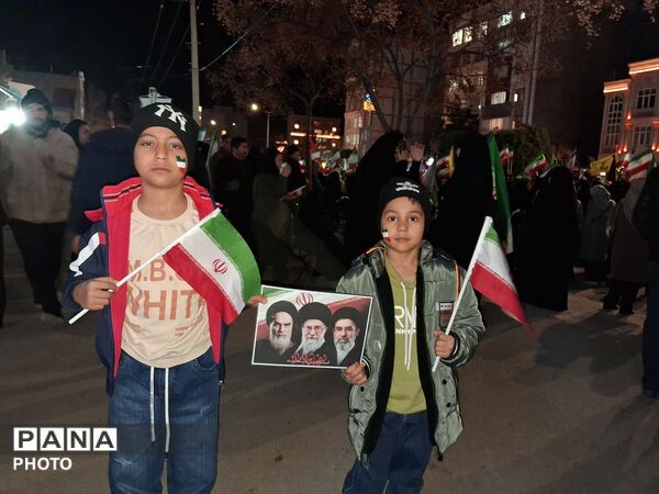 حضور دهه نودی ها در قلب اجتماعات بلوار فضل نیشابور