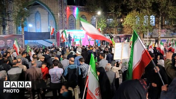 در میدان هستیم و می مانیم تا پای جان برای ایران 
