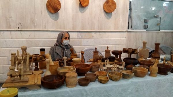 نمایشگاه صنایع‌دستی و سوغات شب یلدا در شهرستان محلات 