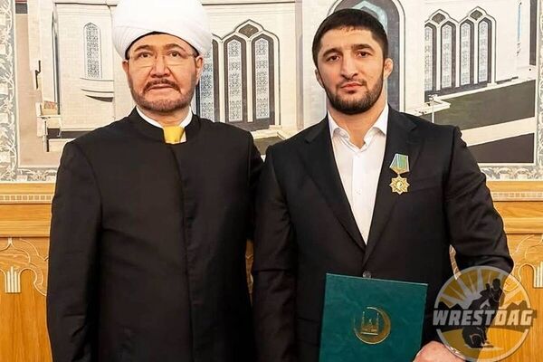 عالی‌ترین نشان مسلمانان روسیه برسینه «تانک قلمرو مردان یخی» 