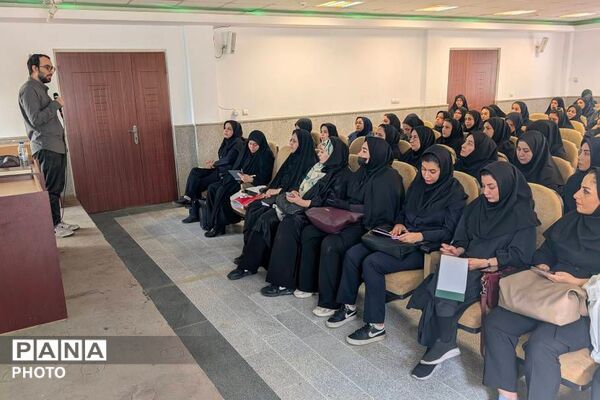 دوره آموزشی و مهارت افزایی هوش مصنوعی، ویژه کودکستان‌های ناحیه دو شهرری
