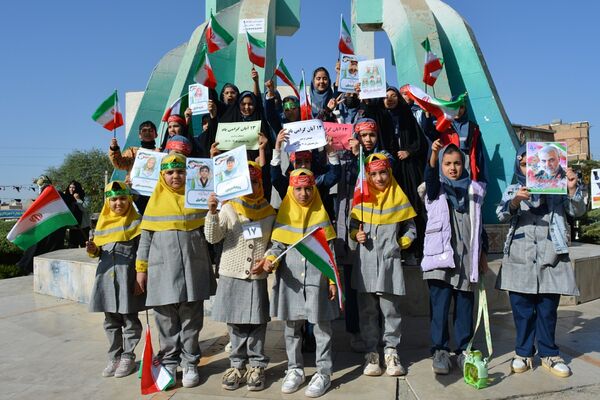 تجلی اقتدار مردم بهارستان در راهپیمایی ۱۳ آبان