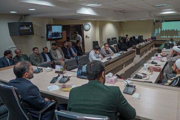 نشست رئیس انجمن اسلامی کل کشور با مسئولان انجمن‌های اسلامی استان کرمانشاه 