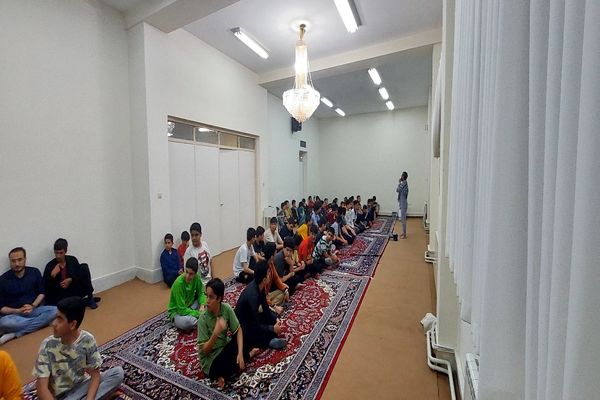 جشن تکلیف پسران پایه هشتم دبیرستان شاهد سردار شهید قاجاریان در نیشابورد