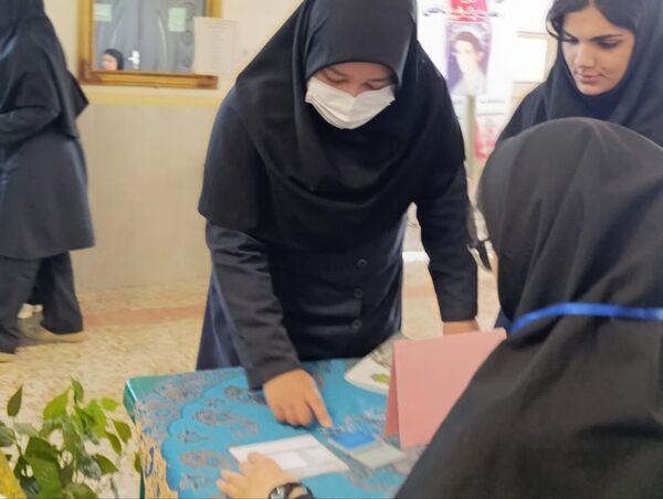 انتخابات مدرسه‌ای در دبیرستان هیات امنایی مطهره گالیکش
