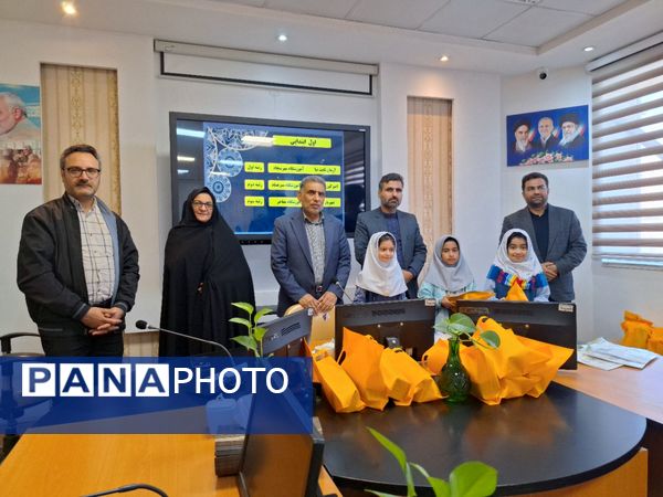 آیین تجلیل از برگزیدگان جشنواره کتابنوش