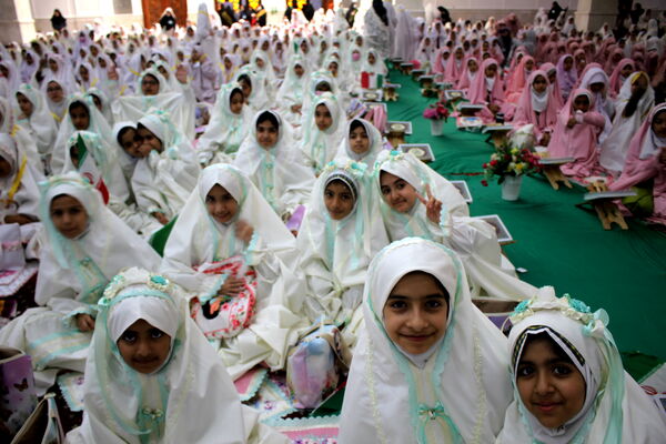 جشن تکلیف ۵۰۰۰ دانش‌آموز دختر بندرعباسی 