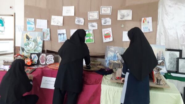 برگزاری جشنواره «ماها »در دبیرستان دخترانه قلم چی خرم آباد 