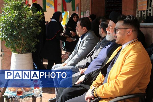 جشن حضور تا ظهور در هنرستان فرزانگان بهارستان ۲