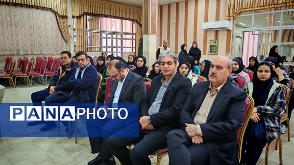 مسابقات ورزشی شطرنج دانش آموزان دوره دوم