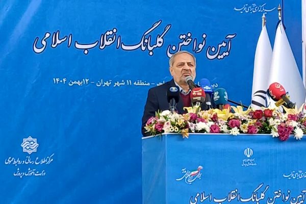 ایمان به خدا، وحدت و انسجام مردم با محوریت رهبر انقلاب است