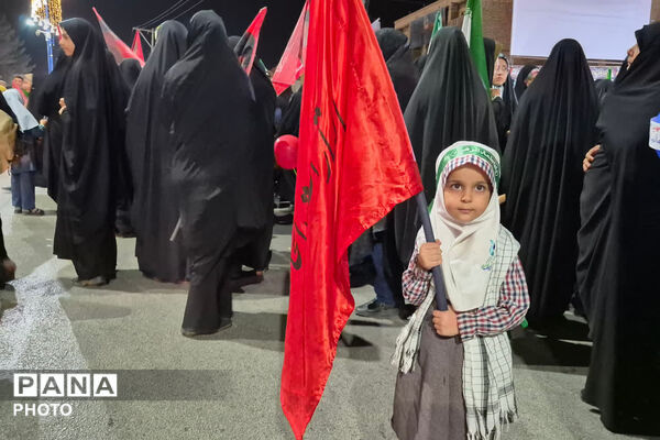 طنین یاد شهدای دانش‌آموز در ۱۶۸ شب میبد