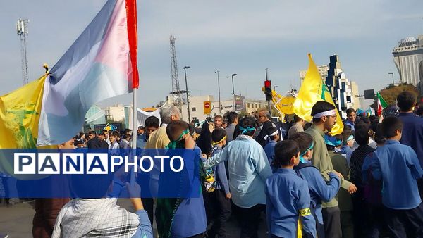 راهپیمایی 13آبان در میدان بسیج مشهد
