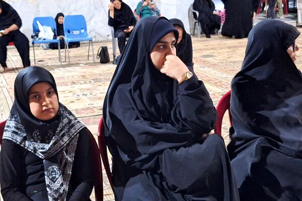 عزاداری سالار شهیدان شب سوم محرم در دبیرستان شهید دستغیب ناحیه۳ شیراز 