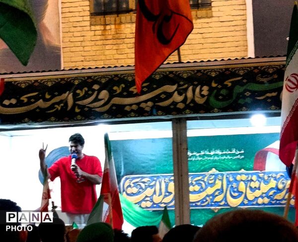 غدیر، میثاق امت و ولایت؛ بیعت شبانه مردم کبودرآهنگ با رهبر در هفته امامت