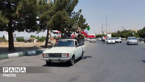 کاروان خودرویی مردم شهرستان ساوجبلاغ در بیعت با رهبری 
