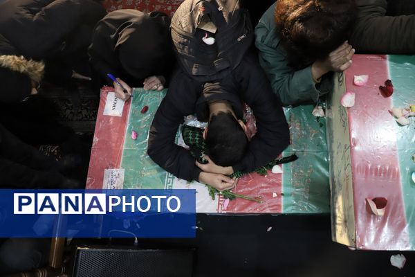 سوگواری و وداع با پیکر پاک شهدای گمنام در مسجد جامع بجنورد