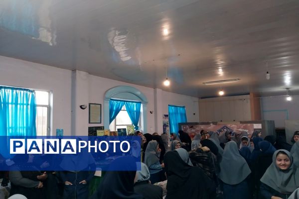 بازارچه کسب و کار دانش‌آموزی در مدرسه فدک