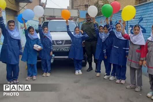کلاس متفاوت با حضور حافظان نظم و امنیت در مدارس بهارستان