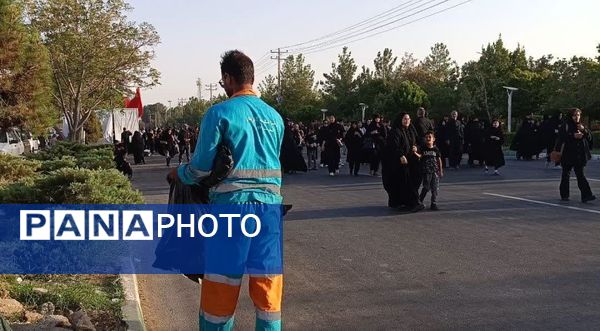 فداکاری در سکوت: رفتگر اربعین، قهرمان گمنام جمع‌آوری زباله در کاشمر