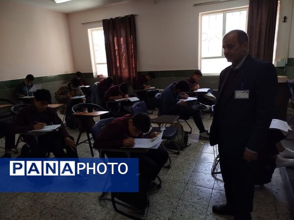 اولین آزمون پایش برای دانش‌آموزان دهم، یازدهم و دوازدهم دبیرستان نمونه آیت‌الله خامنه‌ای