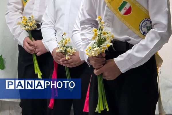 جشن میلاد با سعادت حضرت مهدی موعود(ع)در دبستان حاج همت بهارستان ۲