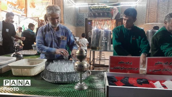 چایخانه فاطمه الزهرا(س) در هفتادونهمین شب از اجتماعات مردمی در مسجدجامع نیشابور