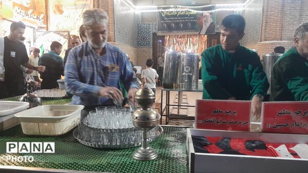 چایخانه فاطمه الزهرا(س) در هفتادونهمین شب از اجتماعات مردمی در مسجدجامع نیشابور