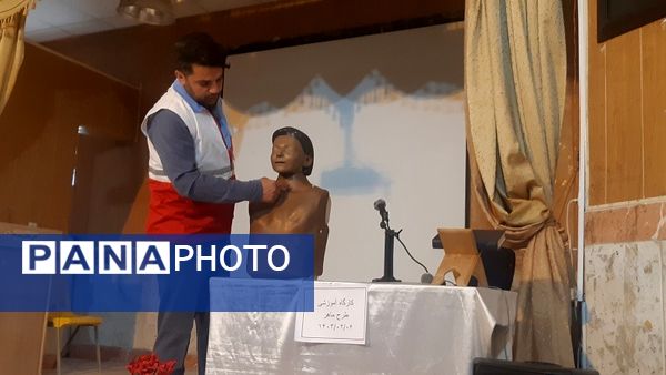برگزاری کارگاه طرح ماهر هلال احمر در کانون سمیه شهرستان شیروان