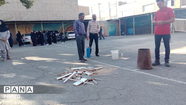روز آتش نشانی در دبیرستان شهید مطهری 