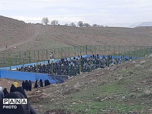 نماز عید سعید فطر در زمین چمن ارزنه