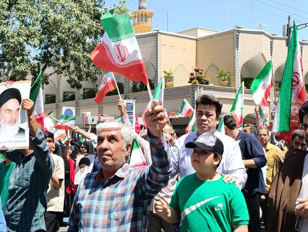 راهپیمایی جمعه خشم و نصر با حضور پرشور مشهد مقدس برگزار شد