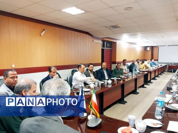 جلسه اعضای شورا و مدیران کانون‌های بسیج فرهنگیان قطب شهیدمدرس