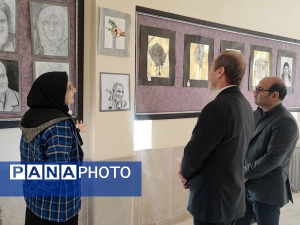 برپایی نمایشگاه گرافیک هنرآموزان هنرستان بصیرت