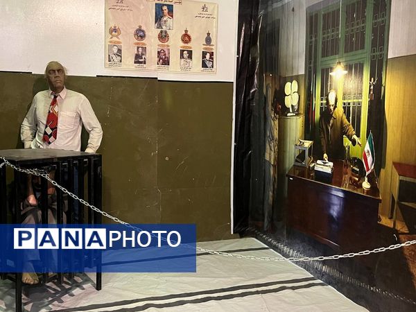 بازدید دانش‌آموزان دبیرستان فاطمه الزهرا از موزه عبرت