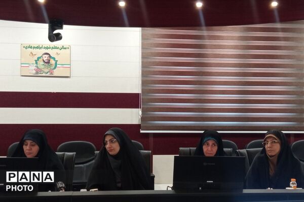 جلسه هماهنگی اولین کنگره گرامیداشت ۳۰۰۰ شهید شهرستان ری به میزبانی کهریزک