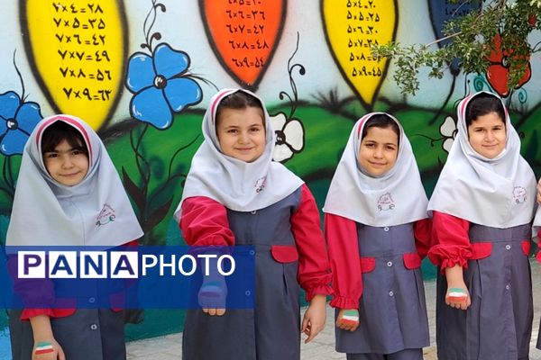 پویش پرچم همزمان با آغاز سال تحصیلی در دبستان سارا