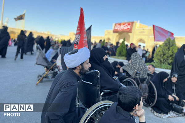 مشهد در سوگ؛ بدرقه باشکوه رهبر شهید انقلاب در جوار بارگاه رضوی