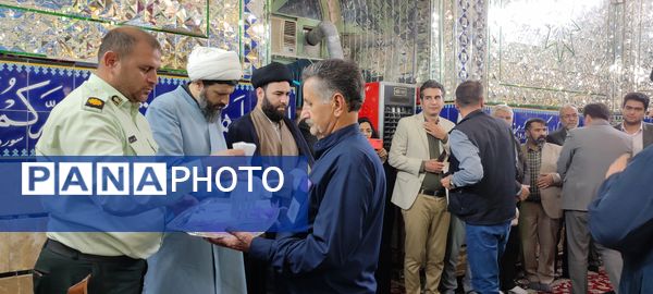 آیین غبارروبی مزار امامزاده حمزه رضا(ع) و همایش روز خبرنگار در شهر زیارت شهرستان شیروان